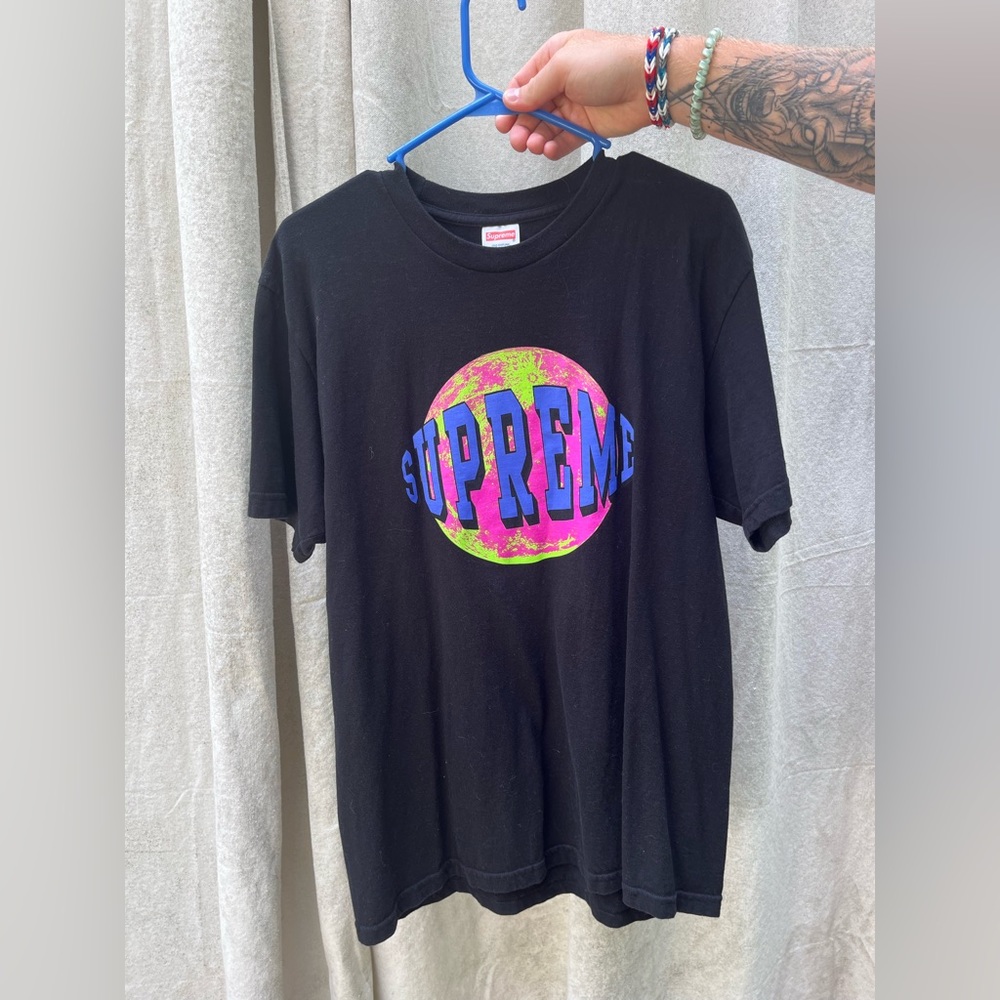 Supreme T-shirt  Size: Large